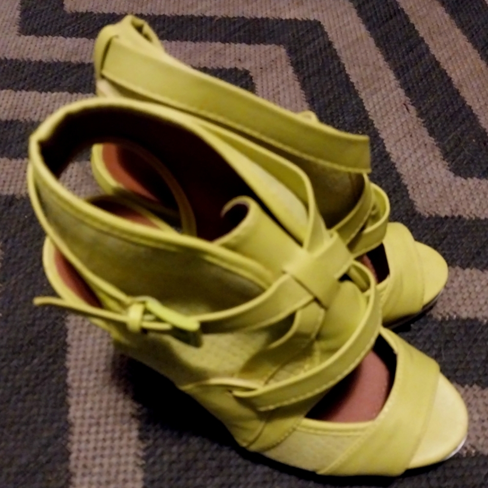Heels size 6 1/2